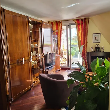 De Charme Avec Terrasse Proche 5eme Arrdt Parigi